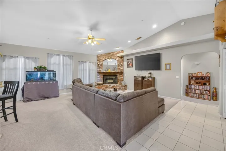 10505 Canyon, Oak Hills, California 92344