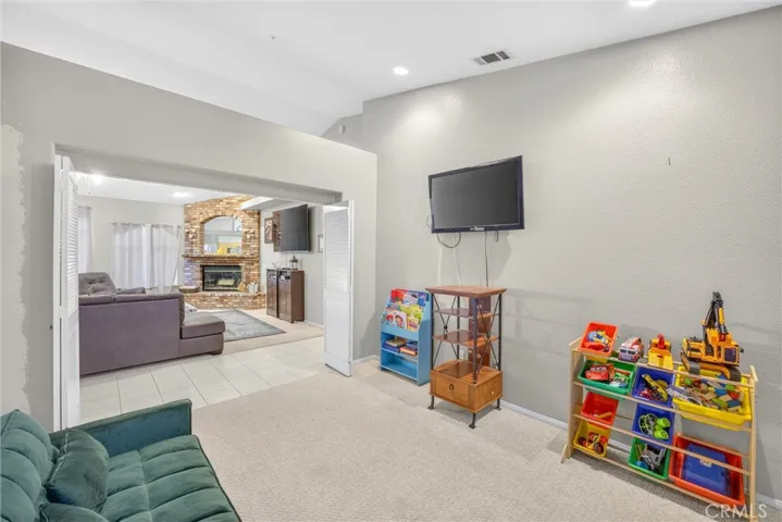 10505 Canyon, Oak Hills, California 92344