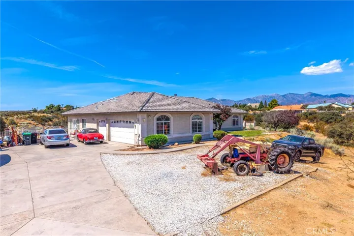 10505 Canyon, Oak Hills, California 92344