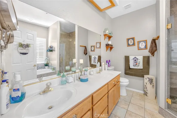 10505 Canyon, Oak Hills, California 92344