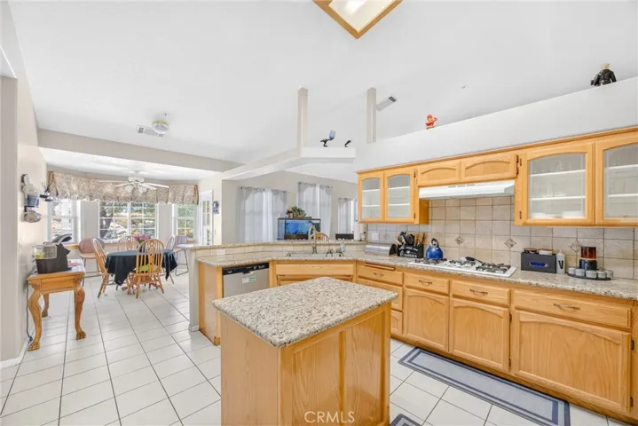10505 Canyon, Oak Hills, California 92344