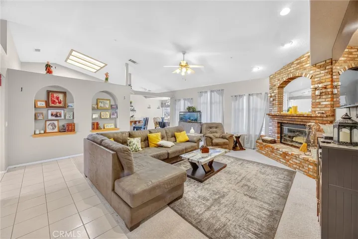 10505 Canyon, Oak Hills, California 92344