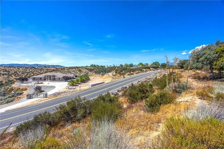 10505 Canyon, Oak Hills, California 92344