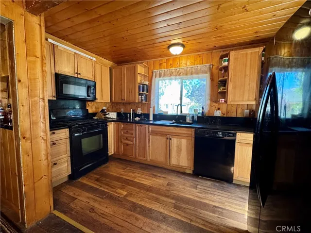 155 Coy Ln, Big Bear City, California 92314