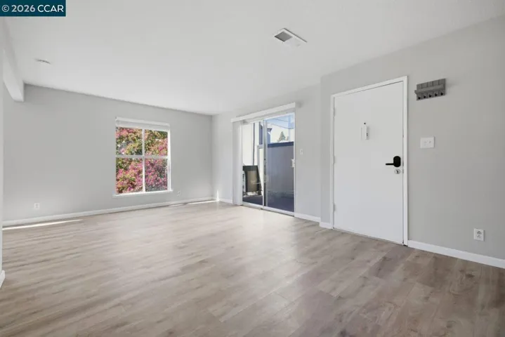 2037 Sierra Rd 5, Concord, California 94518