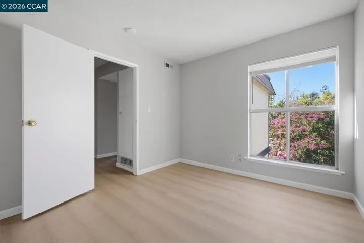 2037 Sierra Rd 5, Concord, California 94518