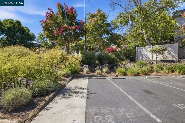 2037 Sierra Rd 5, Concord, California 94518
