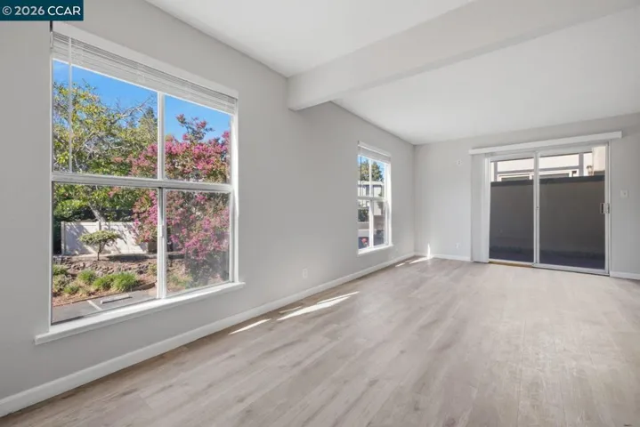 2037 Sierra Rd 5, Concord, California 94518