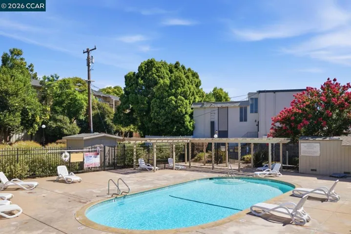 2037 Sierra Rd 5, Concord, California 94518