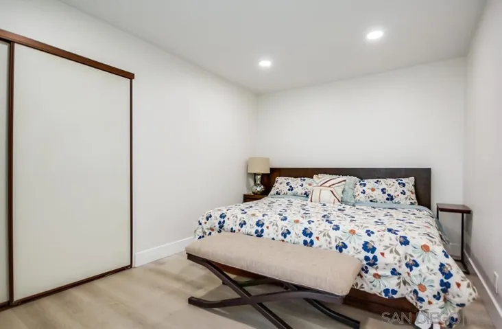 6952 Camino Amero, San Diego, California 92111