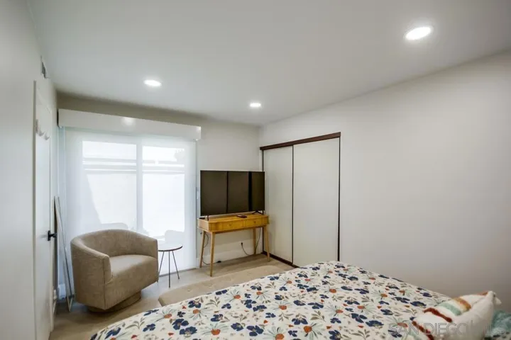 6952 Camino Amero, San Diego, California 92111