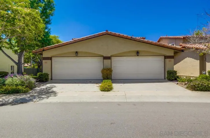 6952 Camino Amero, San Diego, California 92111