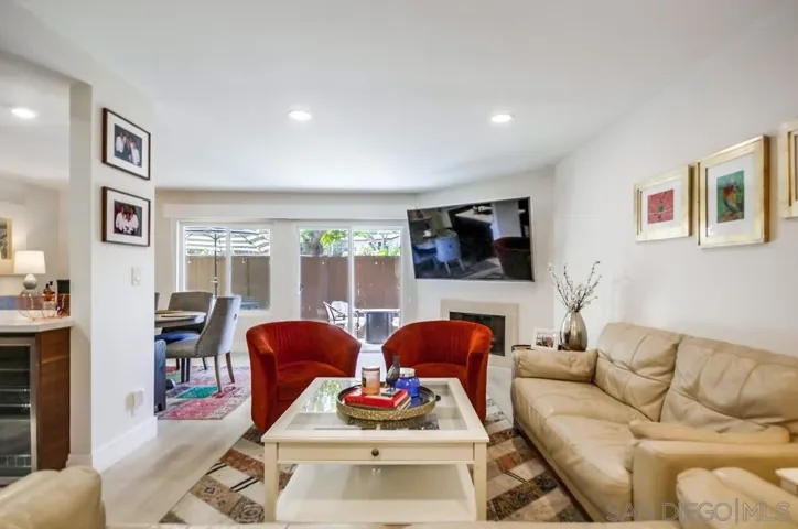 6952 Camino Amero, San Diego, California 92111
