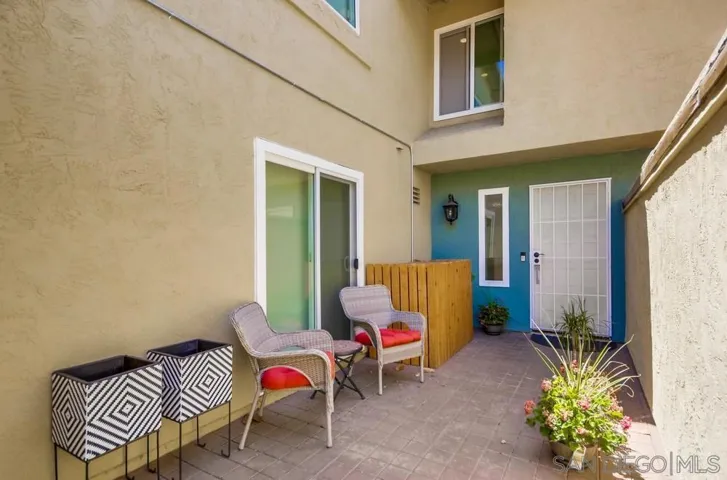 6952 Camino Amero, San Diego, California 92111