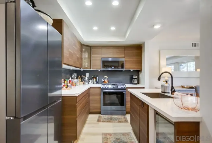 6952 Camino Amero, San Diego, California 92111