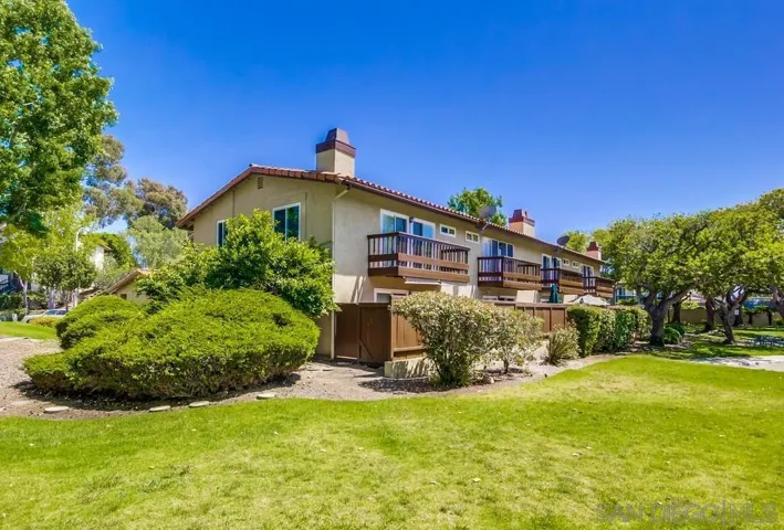 6952 Camino Amero, San Diego, California 92111