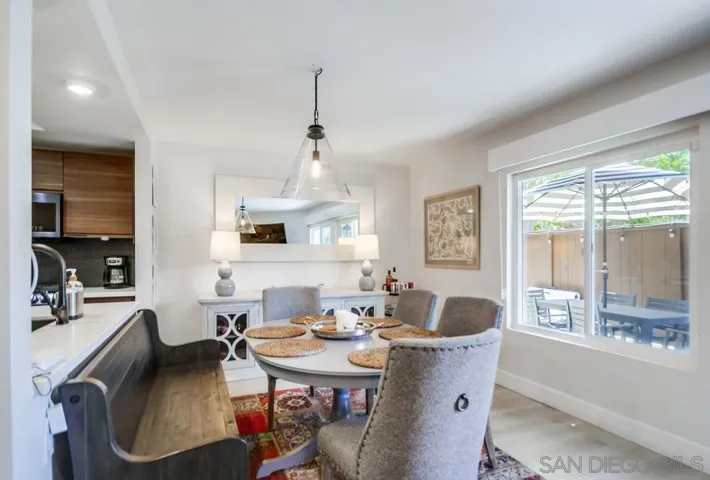 6952 Camino Amero, San Diego, California 92111