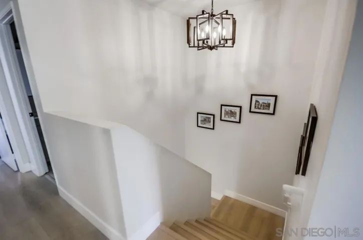 6952 Camino Amero, San Diego, California 92111