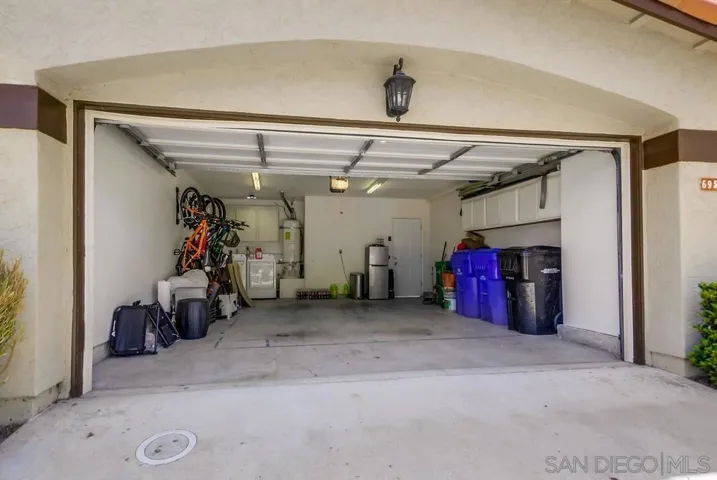 6952 Camino Amero, San Diego, California 92111