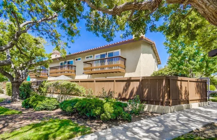 6952 Camino Amero, San Diego, California 92111