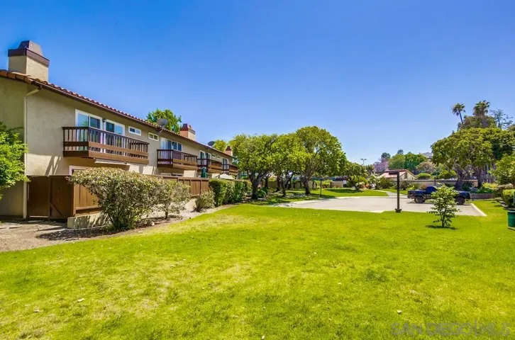 6952 Camino Amero, San Diego, California 92111