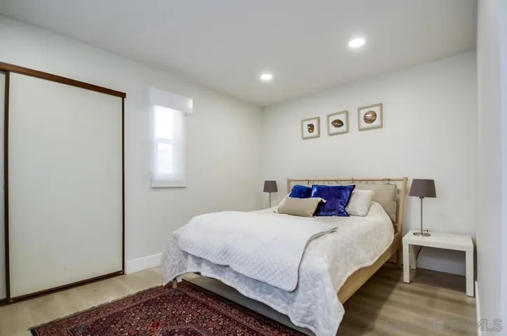 6952 Camino Amero, San Diego, California 92111