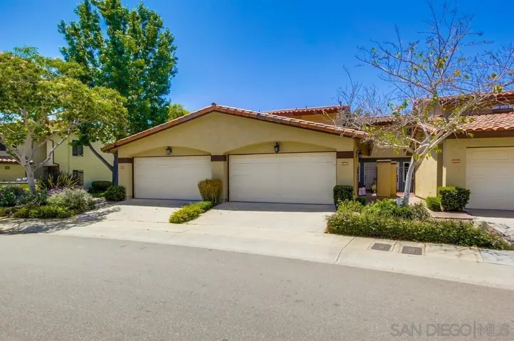 6952 Camino Amero, San Diego, California 92111