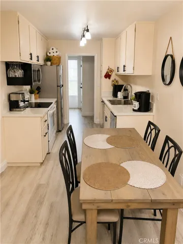 3700 Dean, Ventura, California 93003