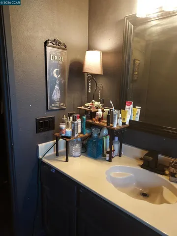 2nd Floor Bathroom