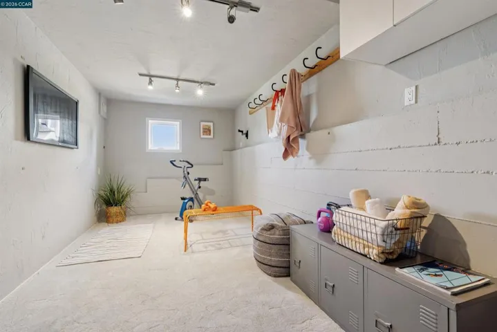 4908 Cochrane Ave, Oakland, California 94618