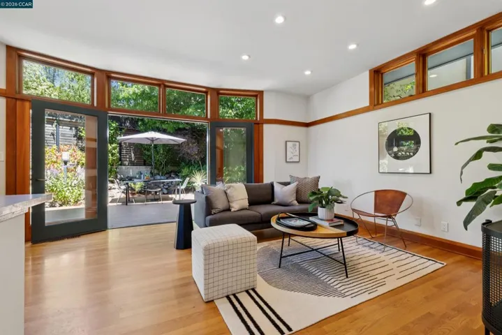 4908 Cochrane Ave, Oakland, California 94618