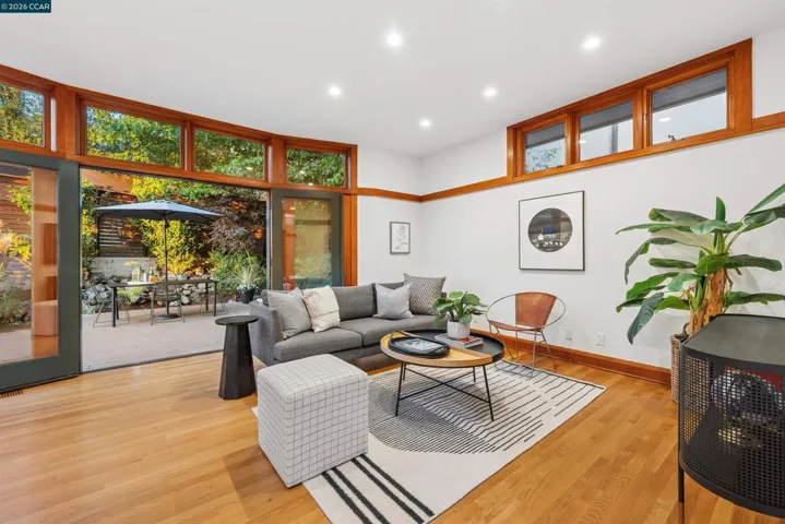 4908 Cochrane Ave, Oakland, California 94618