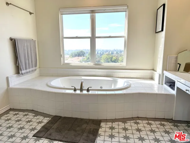 5 Marisol, Newport Coast, California 92657