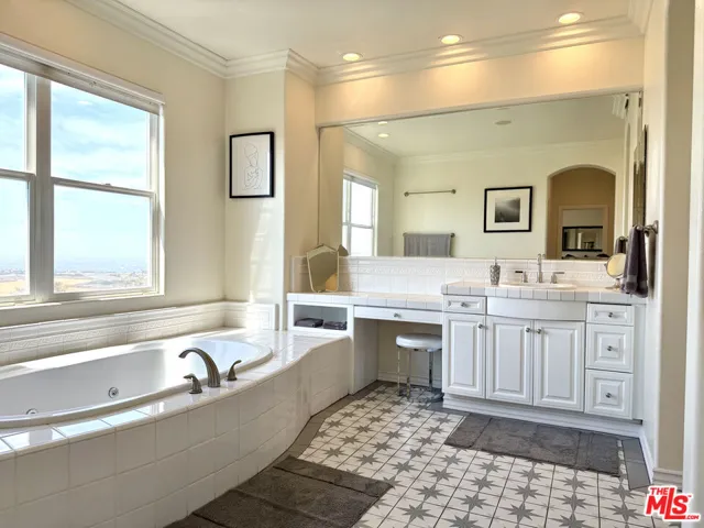 5 Marisol, Newport Coast, California 92657