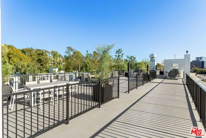 11620 Chenault Street 402, Los Angeles, California 90049