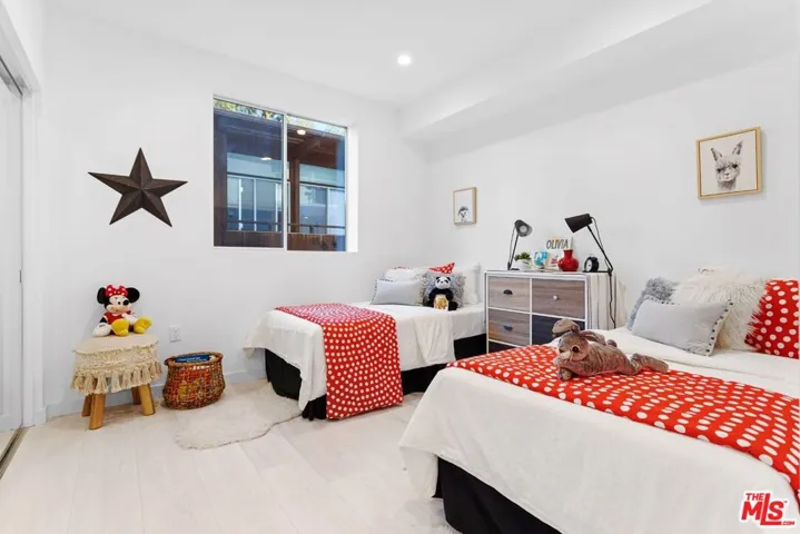 11620 Chenault Street 402, Los Angeles, California 90049