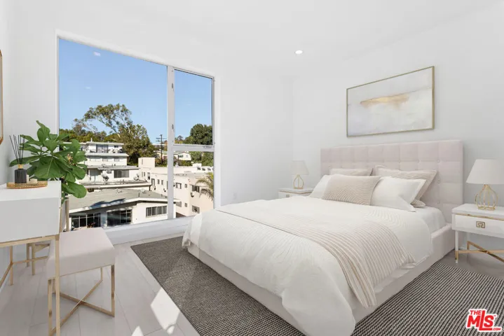 11620 Chenault Street 402, Los Angeles, California 90049