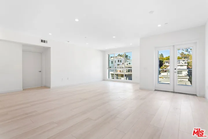 11620 Chenault Street 402, Los Angeles, California 90049