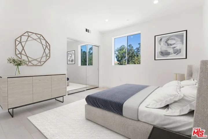 11620 Chenault Street 402, Los Angeles, California 90049