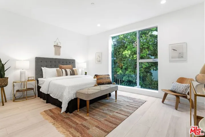11620 Chenault Street 402, Los Angeles, California 90049