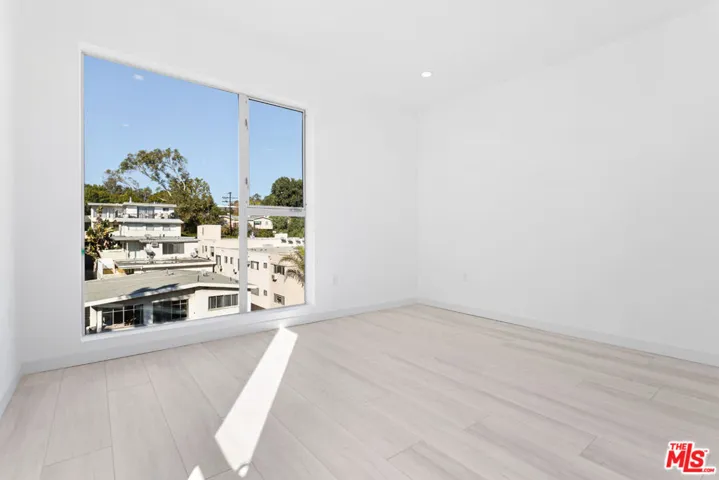 11620 Chenault Street 402, Los Angeles, California 90049