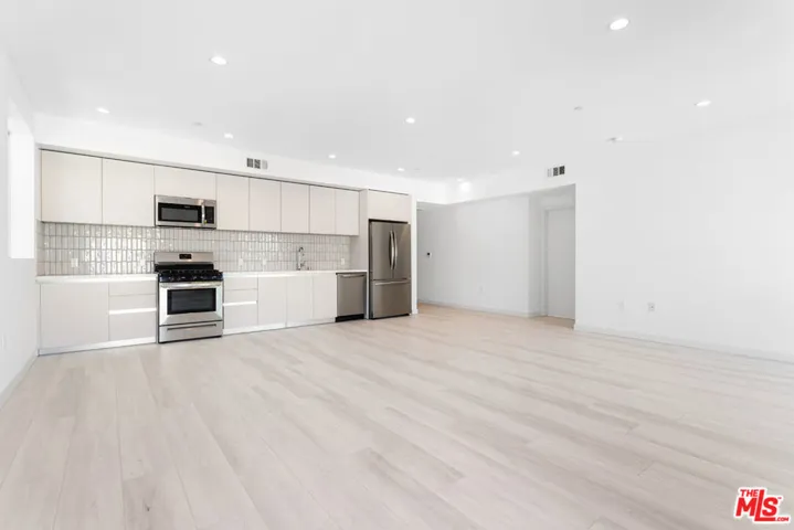 11620 Chenault Street 402, Los Angeles, California 90049