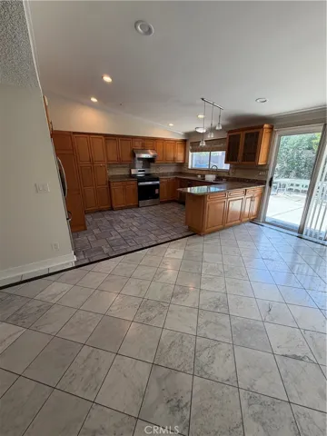22346 Hartland Street, Canoga Park, California 91303