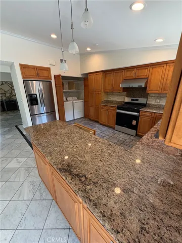 22346 Hartland Street, Canoga Park, California 91303