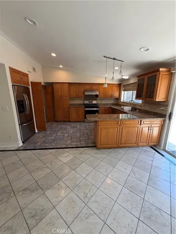 22346 Hartland Street, Canoga Park, California 91303