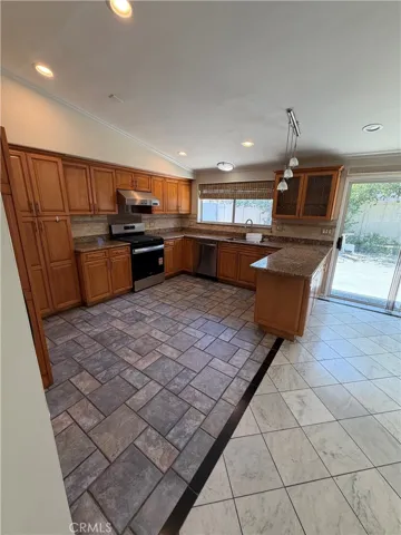 22346 Hartland Street, Canoga Park, California 91303