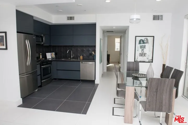 415 S Le Doux Road 402, Los Angeles, California 90048