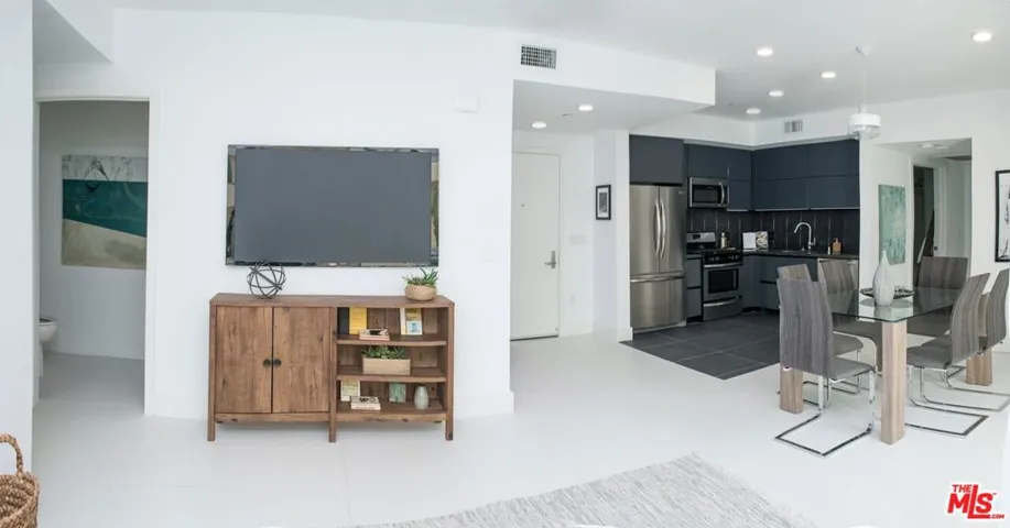415 S Le Doux Road 402, Los Angeles, California 90048