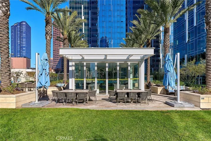 877 Francisco, Los Angeles, California 90017
