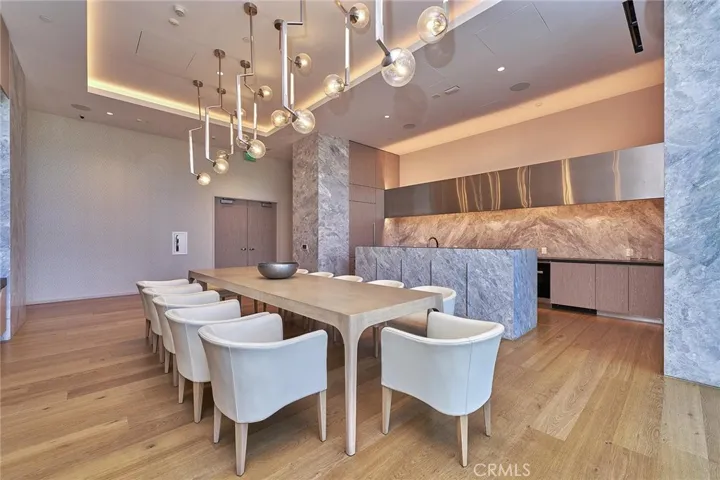 877 Francisco, Los Angeles, California 90017